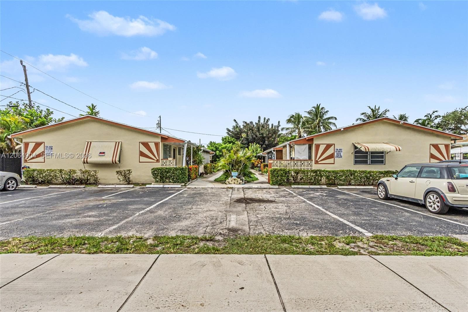 2516 Hayes St # 10, Hollywood FL 33020