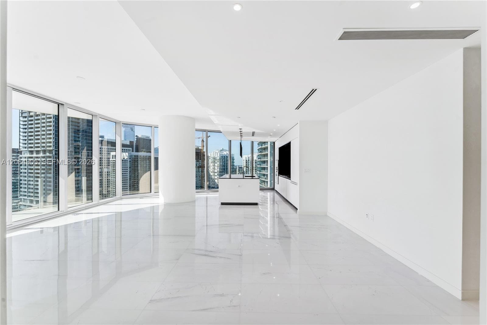 300 Biscayne Blvd Way # 3507, Miami FL 33131 photo 2
