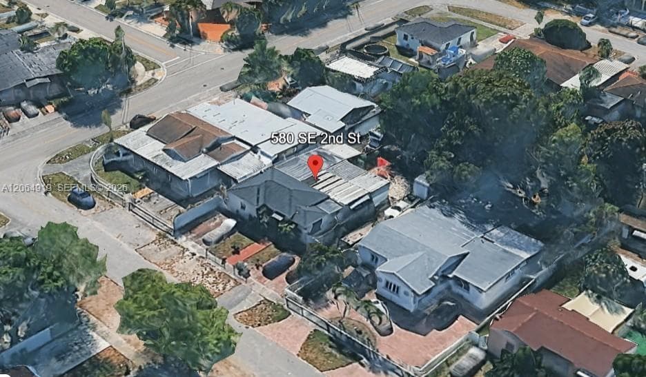 580 SE 2nd St, Hialeah FL 33010 photo 2