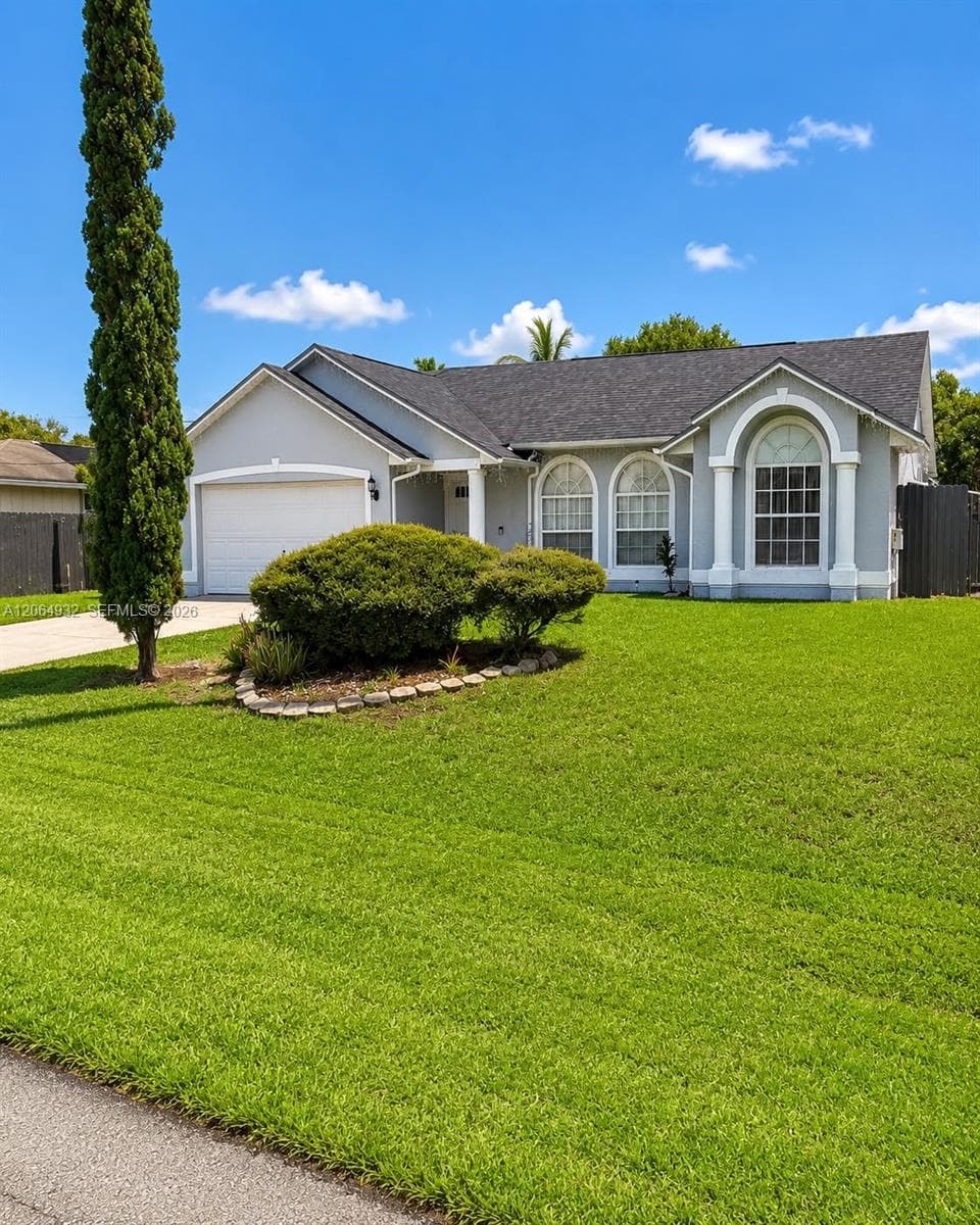 273 SE Whitmore Dr, Port St. Lucie FL 34984