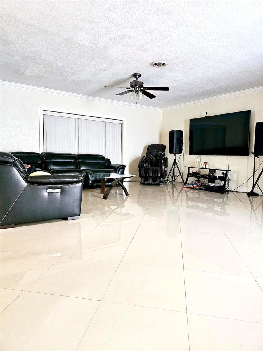 6410 KIMBERLY Boulevard, North Lauderdale FL 33068 photo 2