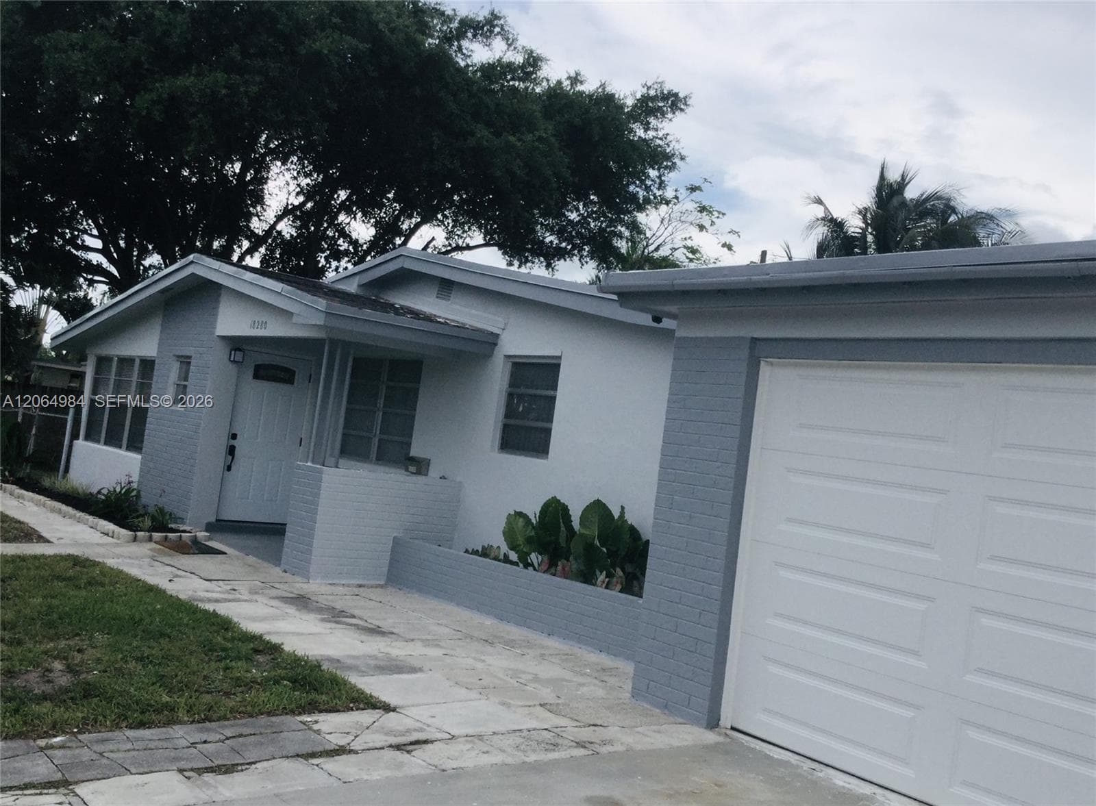 18280 S Glades Dr, North Miami Beach FL 33162 photo 3
