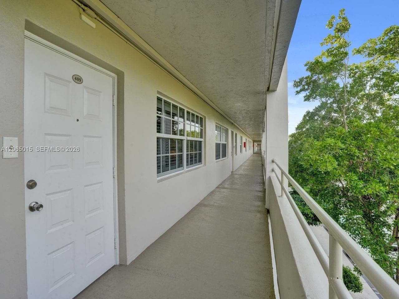 808 Cypress Blvd # 409, Pompano Beach FL 33069 photo 2