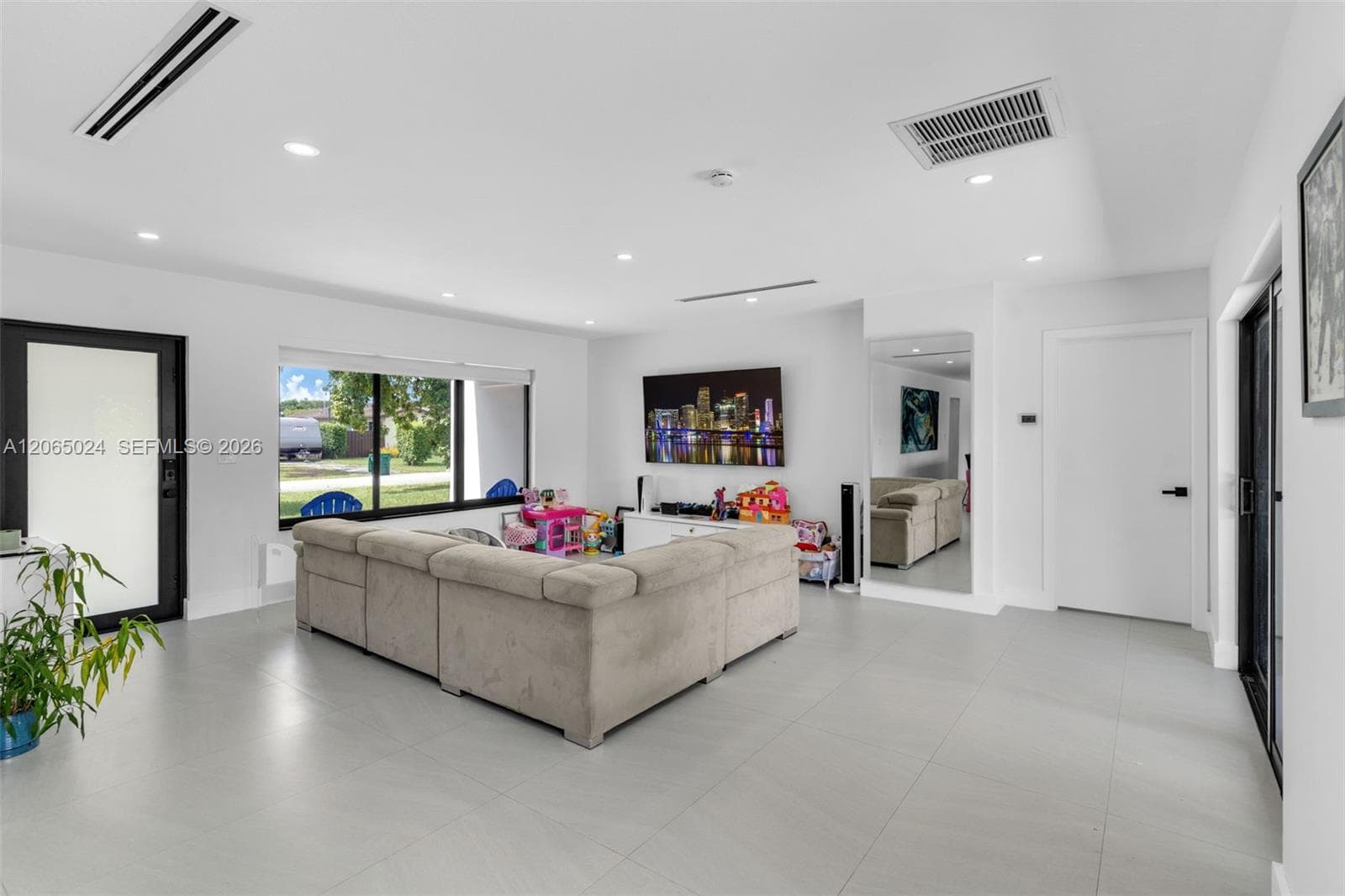 11243 SW 174th Ter, Miami FL 33157 photo 5