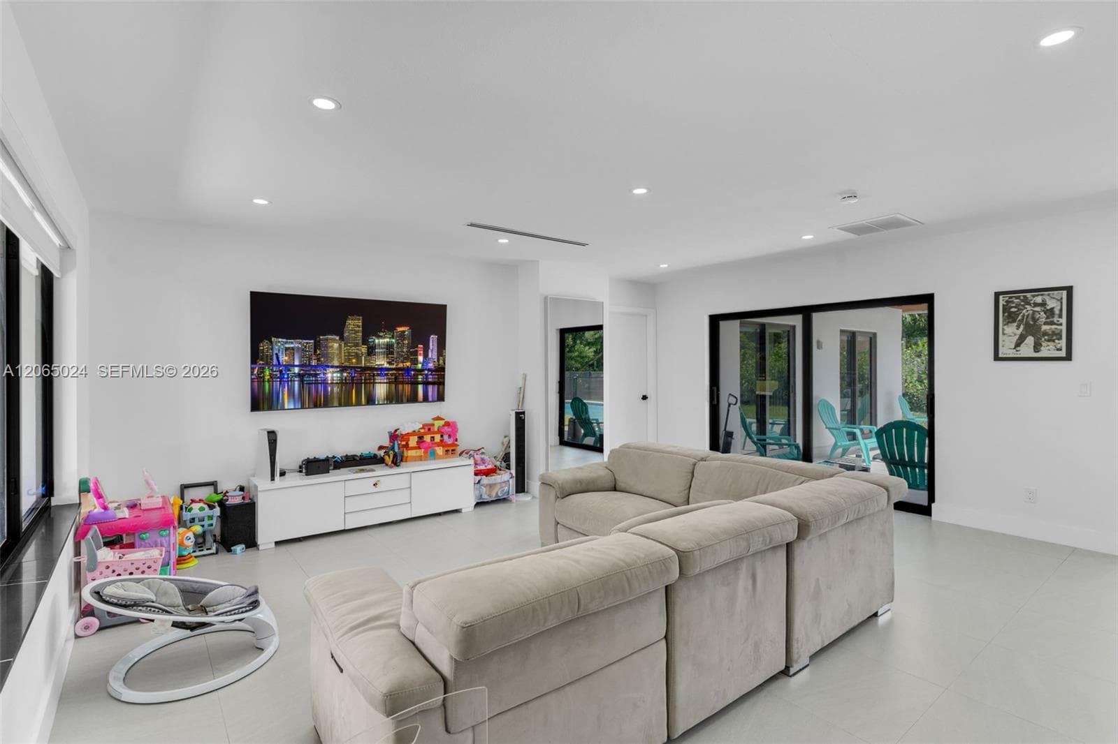 11243 SW 174th Ter, Miami FL 33157 photo 4
