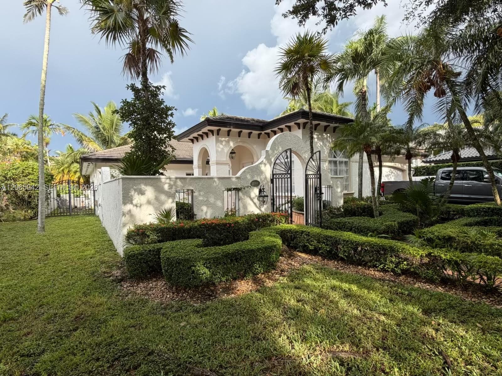 15901 NW 83rd Pl, Miami Lakes FL 33016 photo 2