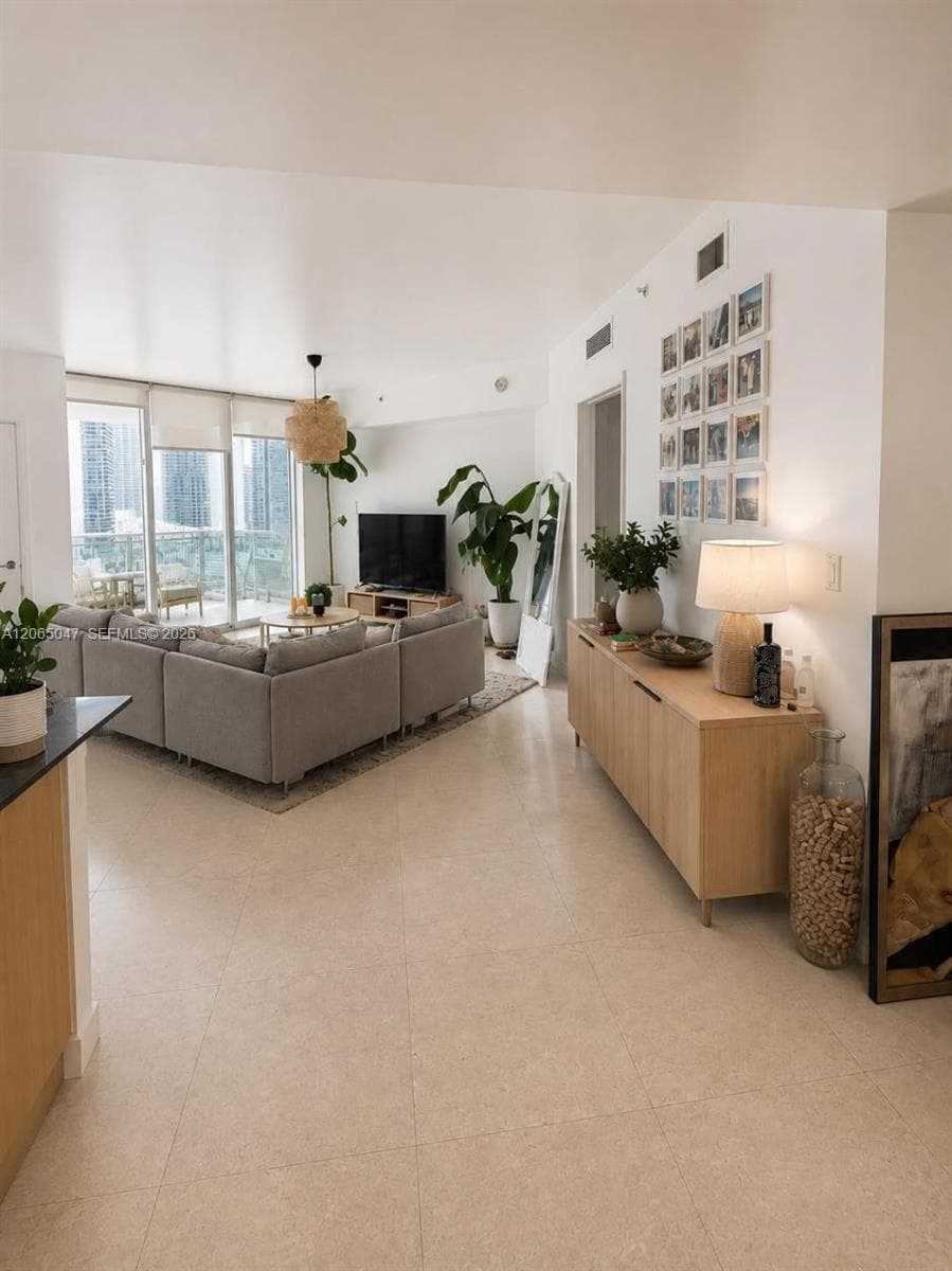 350 S Miami Ave # 2904, Miami FL 33130 photo 3