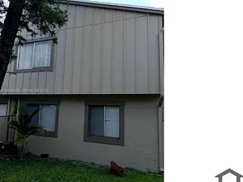 2219 NW 56th Ave # B, Lauderhill FL 33313