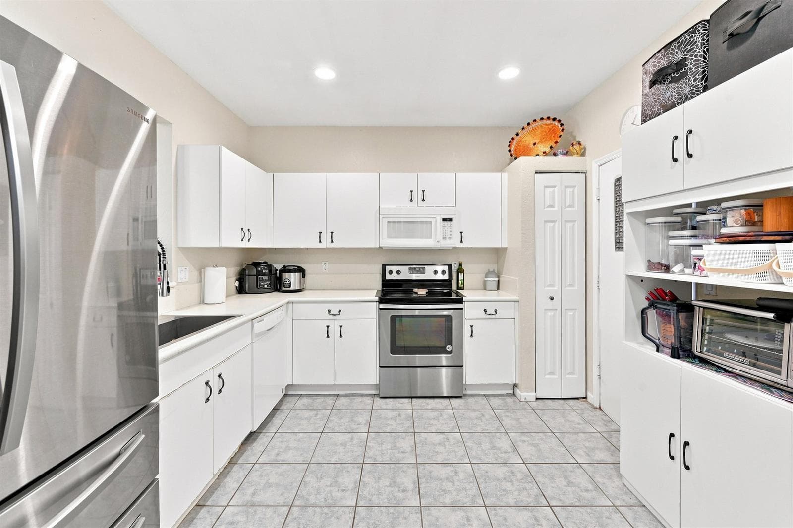 5477 NW 90th Terrace, Sunrise FL 33351 photo 4