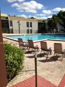 8810 Fontainebleau Blvd # 209, Miami, FL 33172