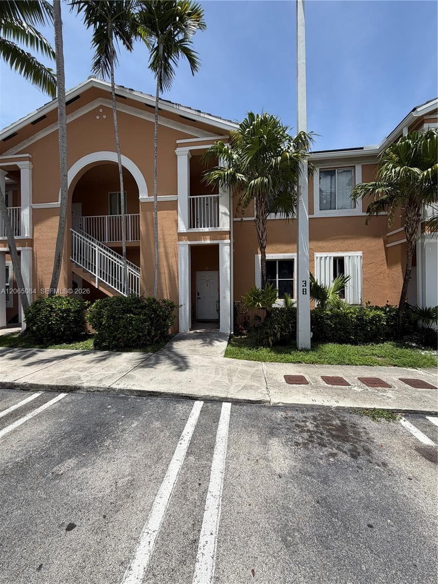 7130 NW 177th St # 8, Hialeah FL 33015