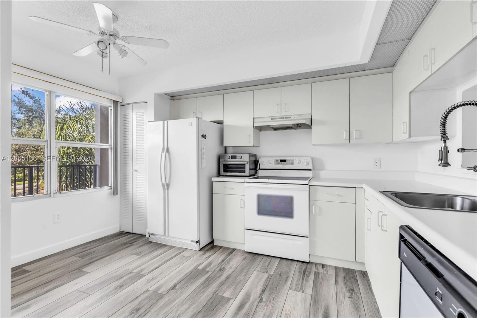 550 SW 138th Ave # 309K, Pembroke Pines FL 33027 photo 2