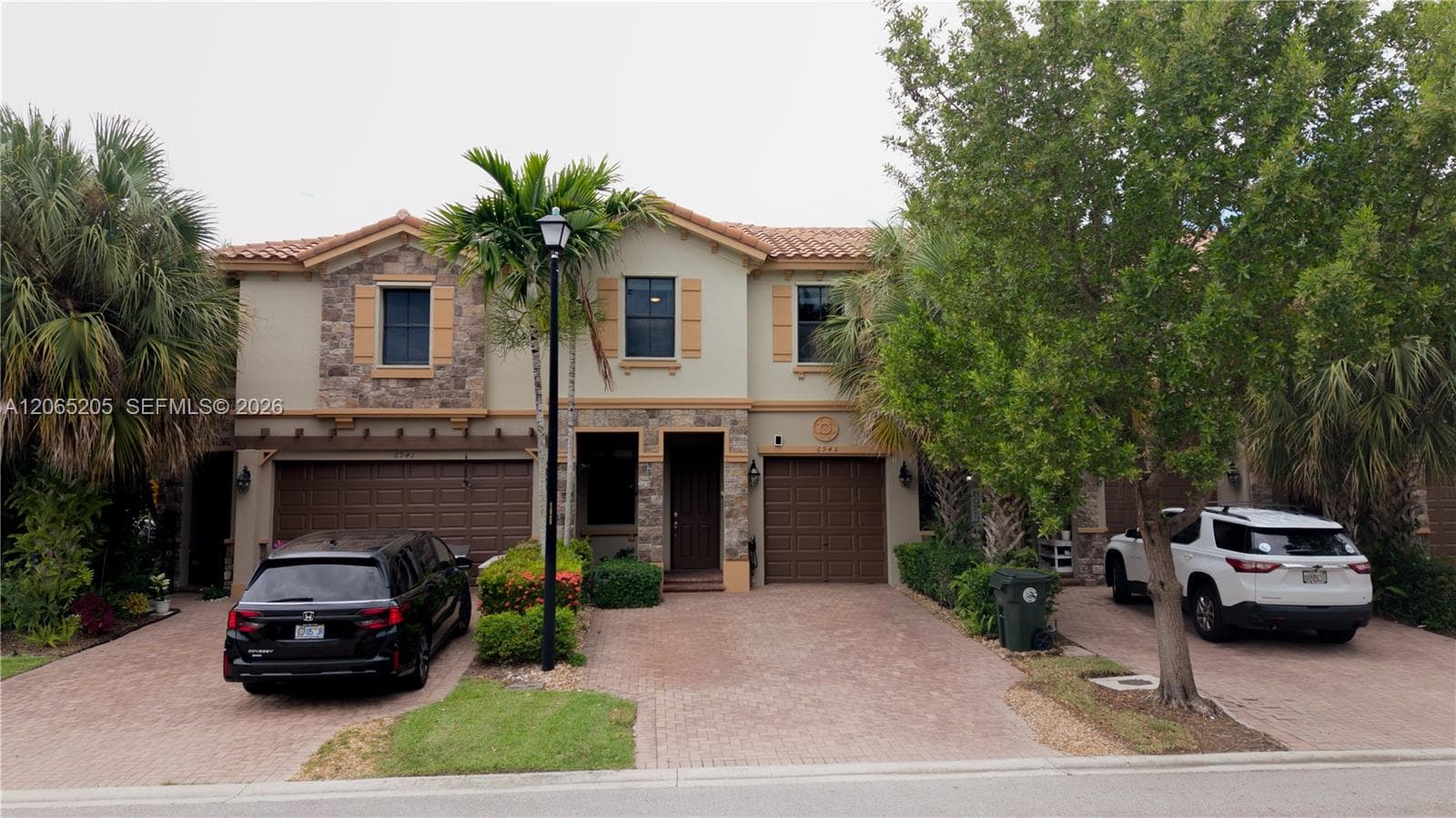 6943 Halton Park Ln, Coconut Creek FL 33073 photo 2