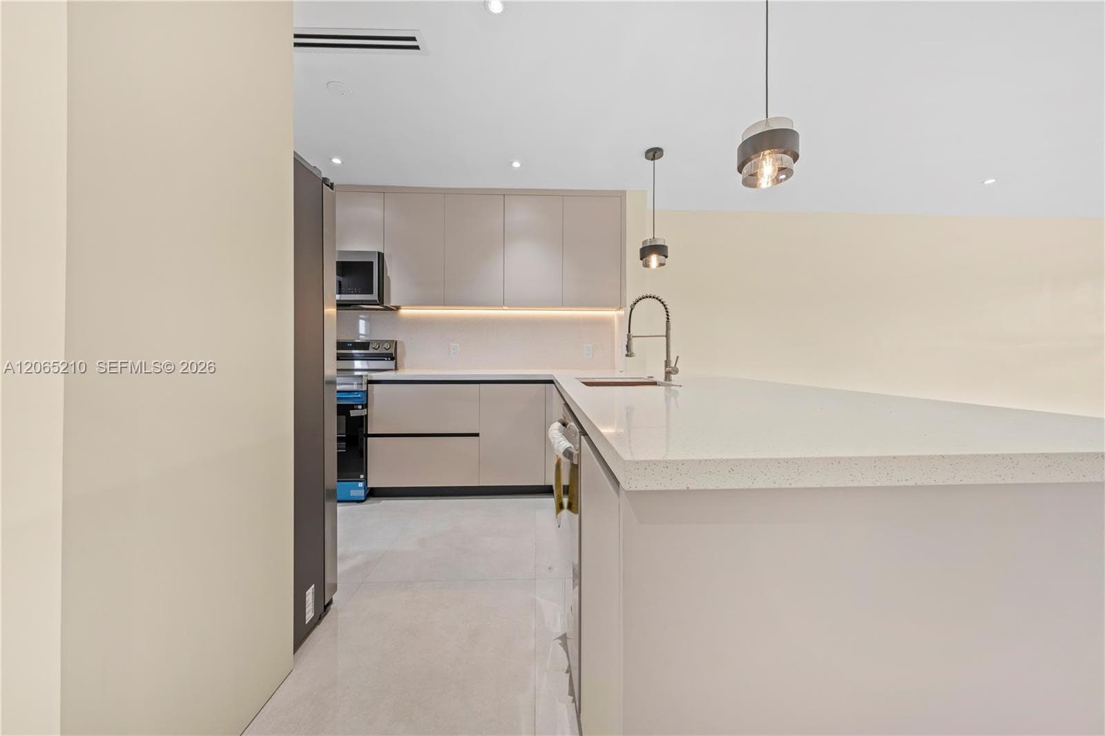 1400 NE 191st St # 305, Miami FL 33179 photo 3