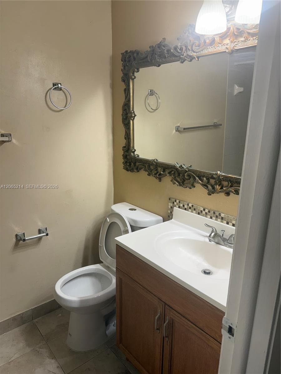 722 NW 125th Ct # B, Miami, FL 33182 photo 3
