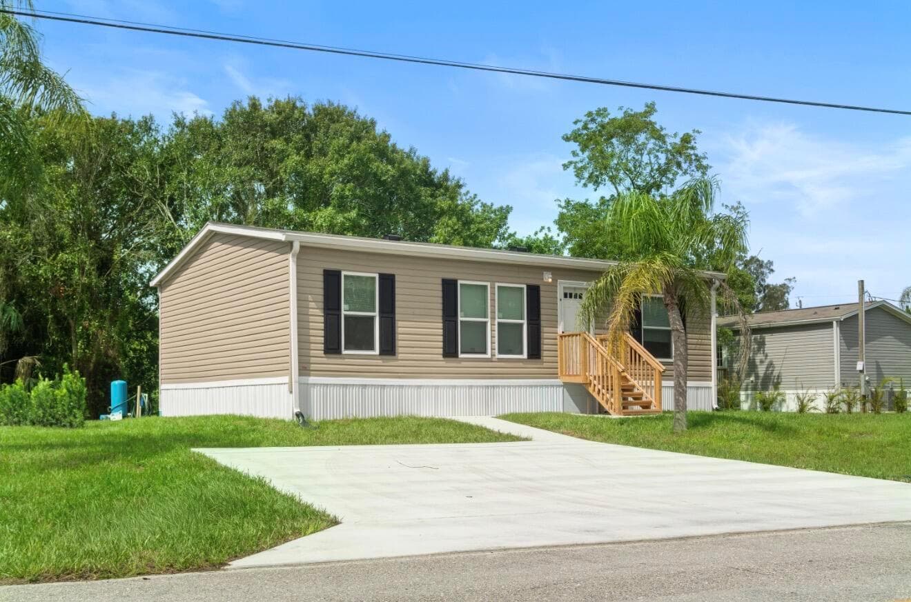9542 SE 57th Drive, Okeechobee FL 34974 photo 2