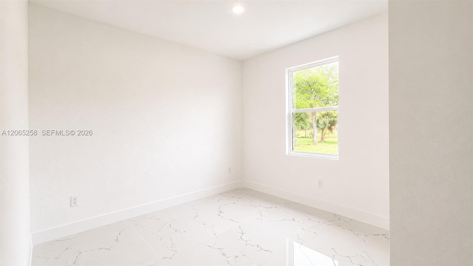 3052 S Beechwood Cir, La Belle FL 33935 photo 3