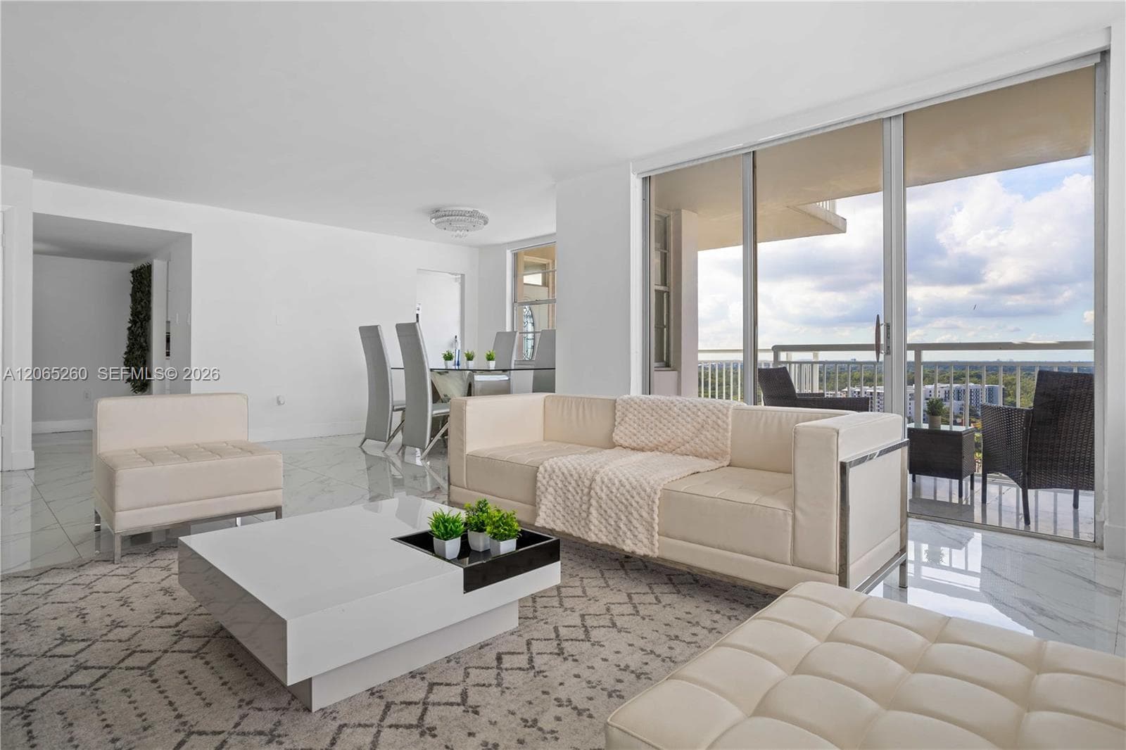 18051 Biscayne Blvd # 1, Aventura FL 33160 photo 2