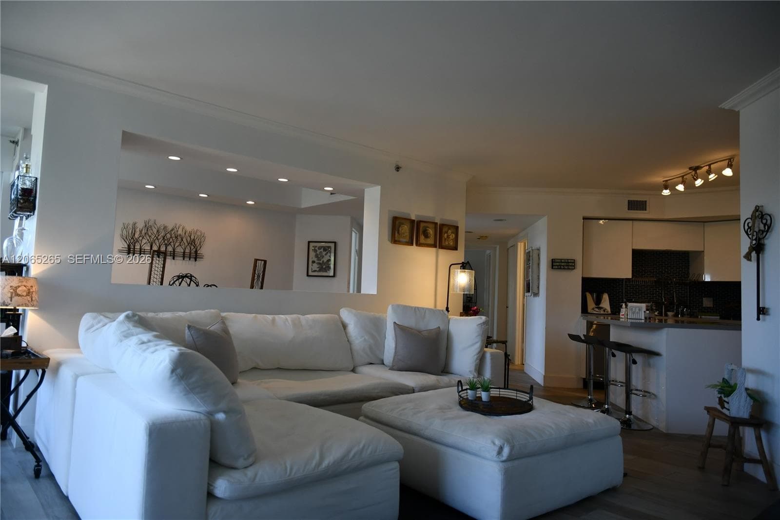 1000 E Island Blvd # 303, Aventura FL 33160 photo 3
