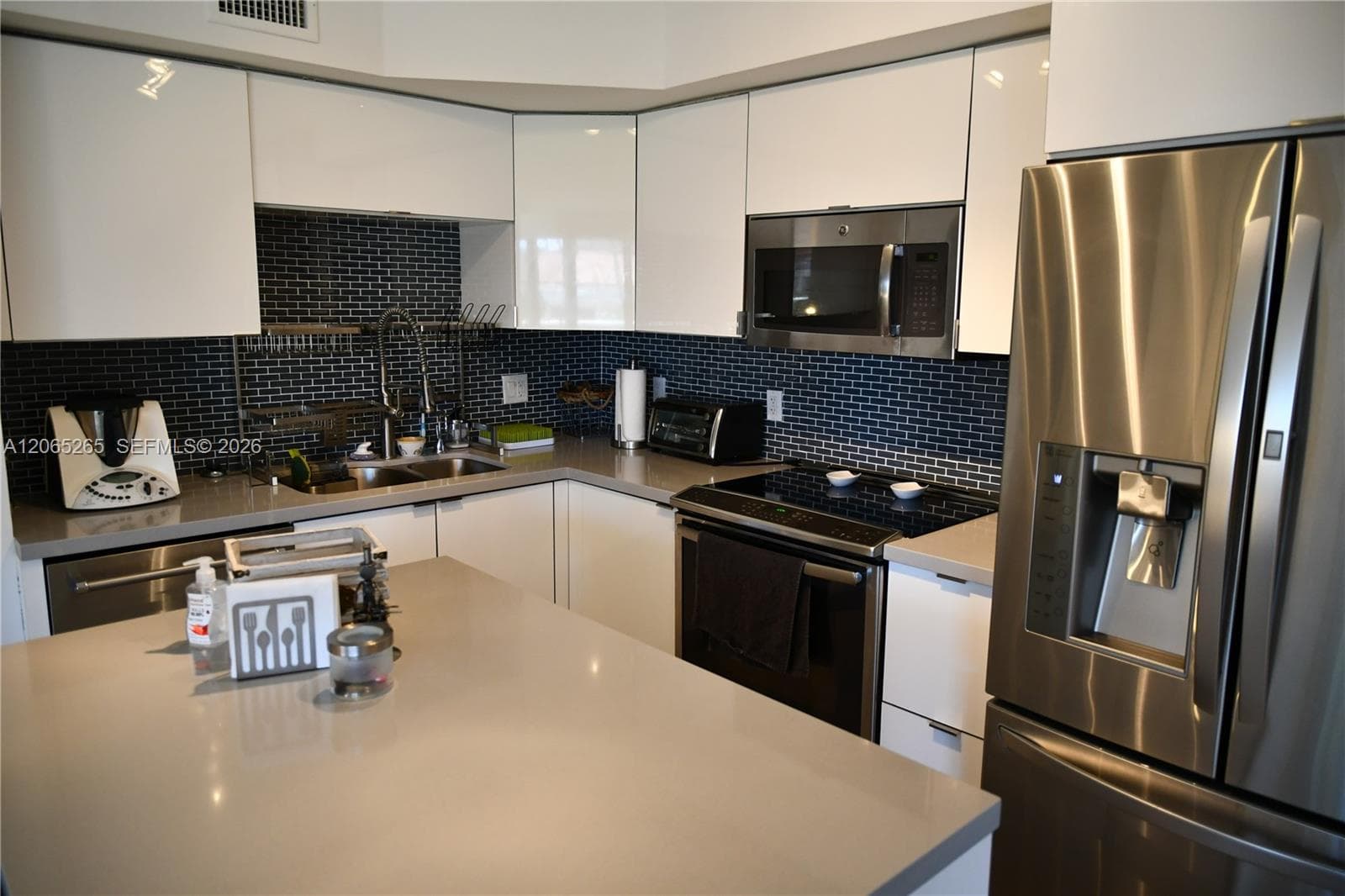 1000 E Island Blvd # 303, Aventura FL 33160 photo 4