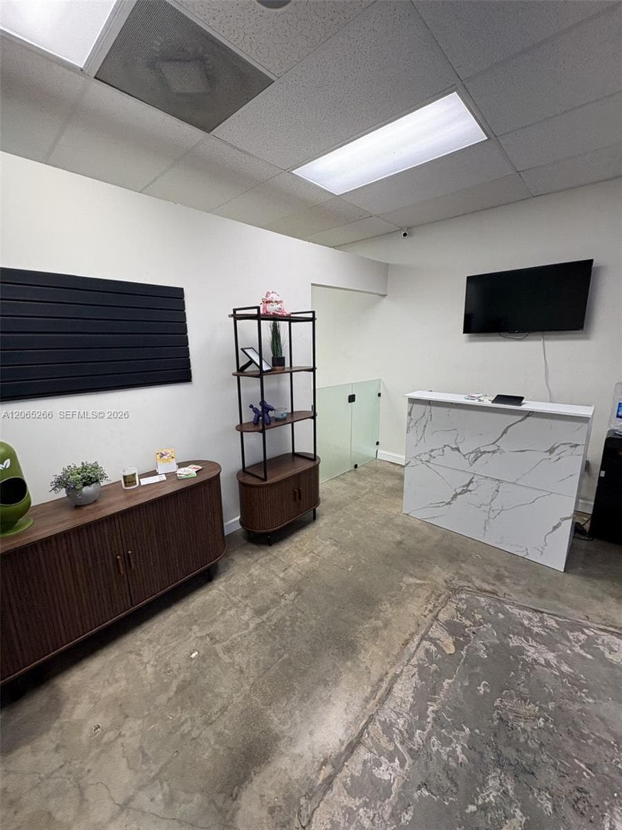 SW 8th St, Miami FL 33144
