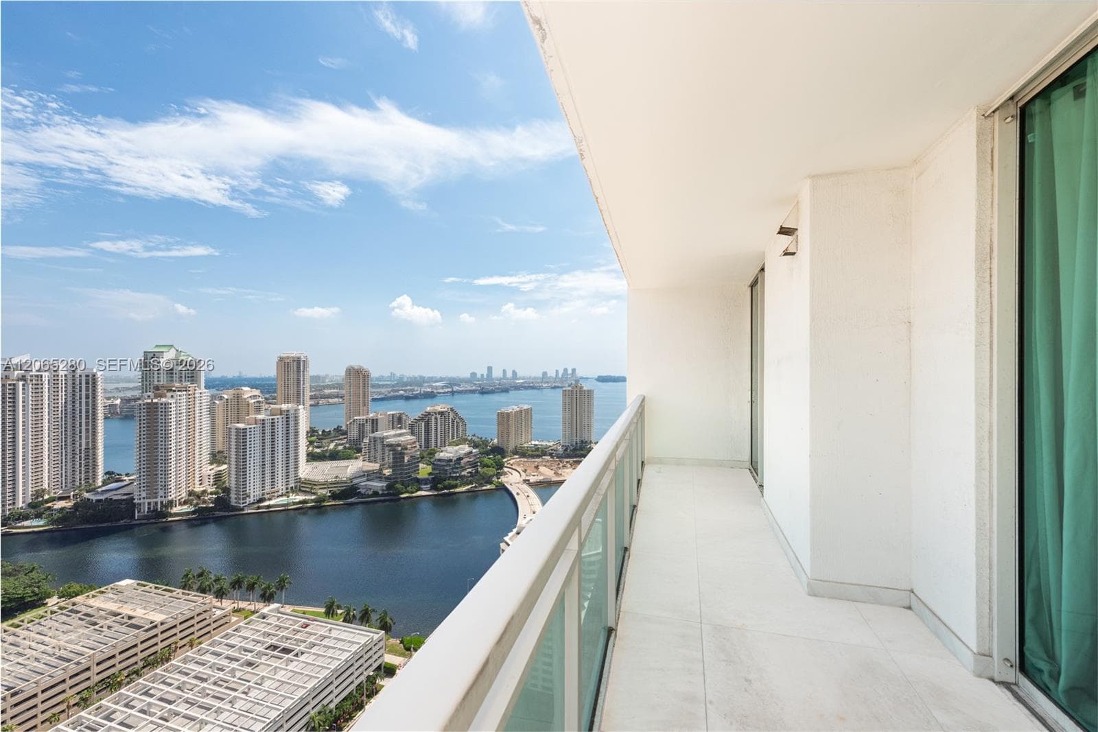 950 Brickell Bay Dr # 3904, Miami FL 33131