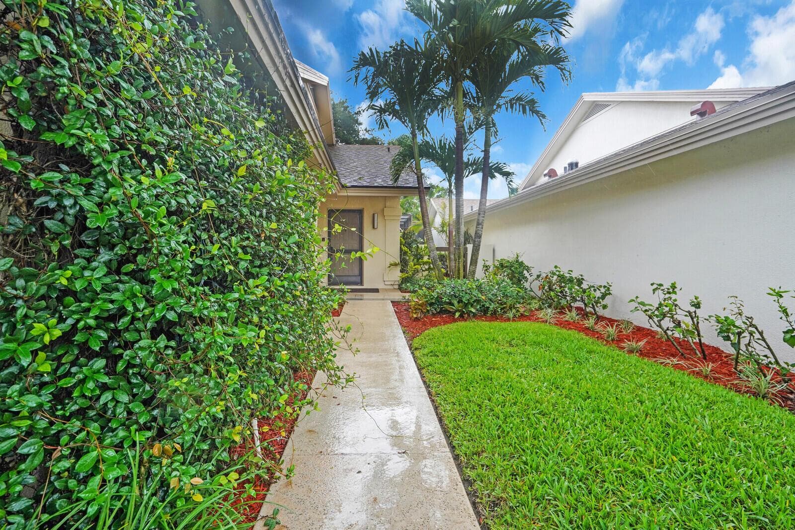 112 INNER HARBOUR Way, Jupiter FL 33477 photo 3