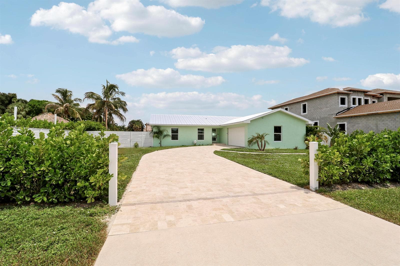 2443 E Edgewater Drive, Palm Beach Gardens FL 33410 photo 5