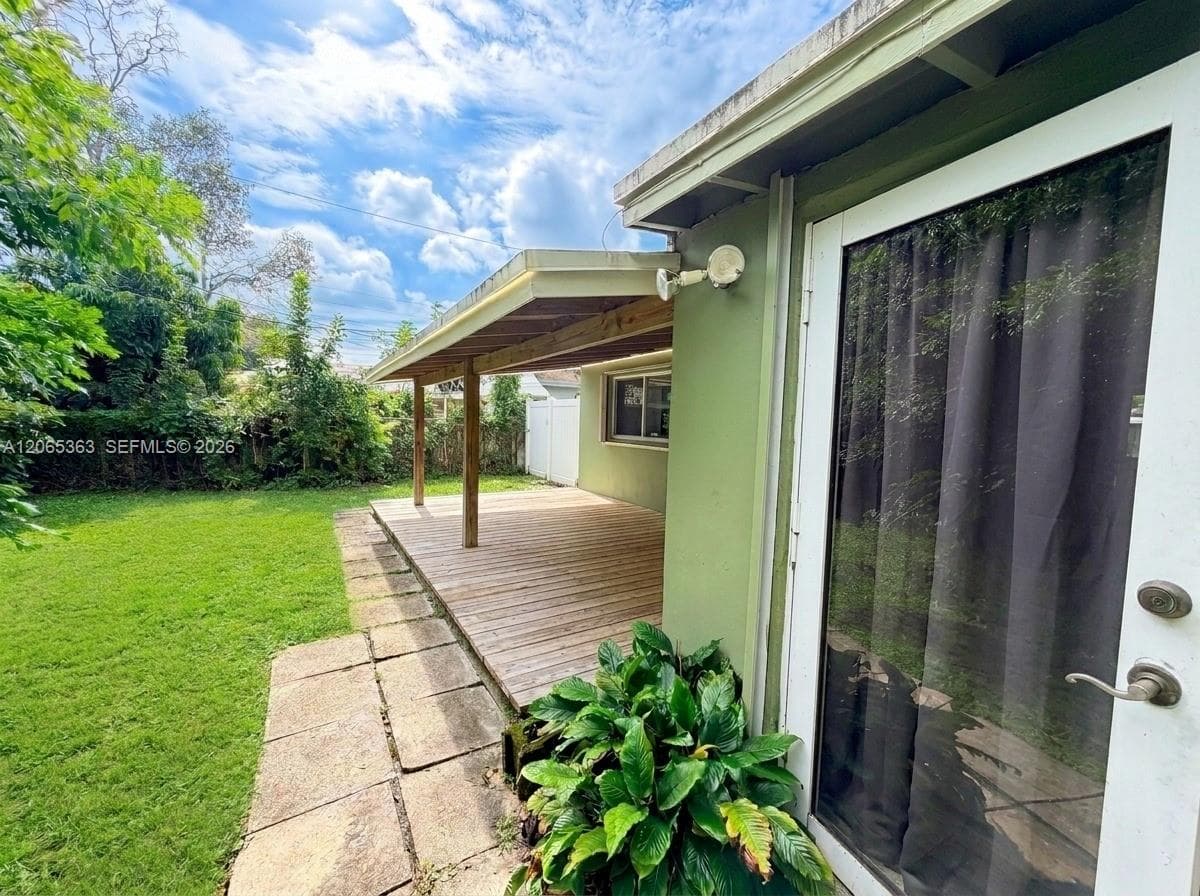 6831 Farragut St, Hollywood FL 33024 photo 3
