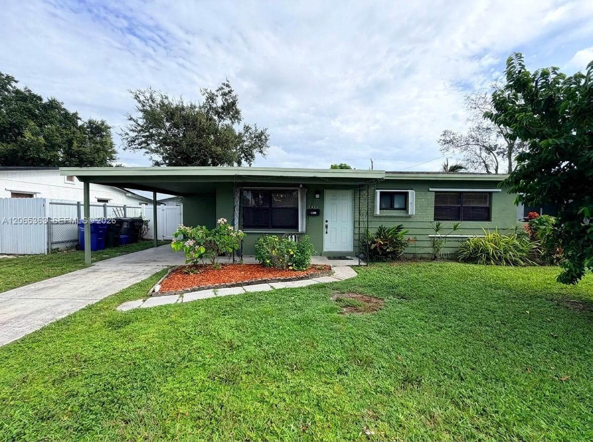 6831 Farragut St, Hollywood FL 33024