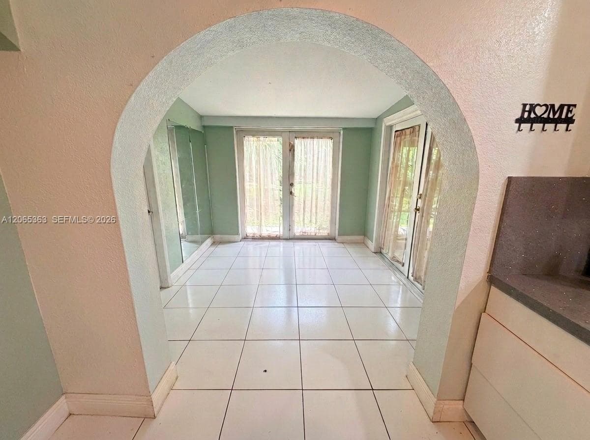 6831 Farragut St, Hollywood FL 33024 photo 4