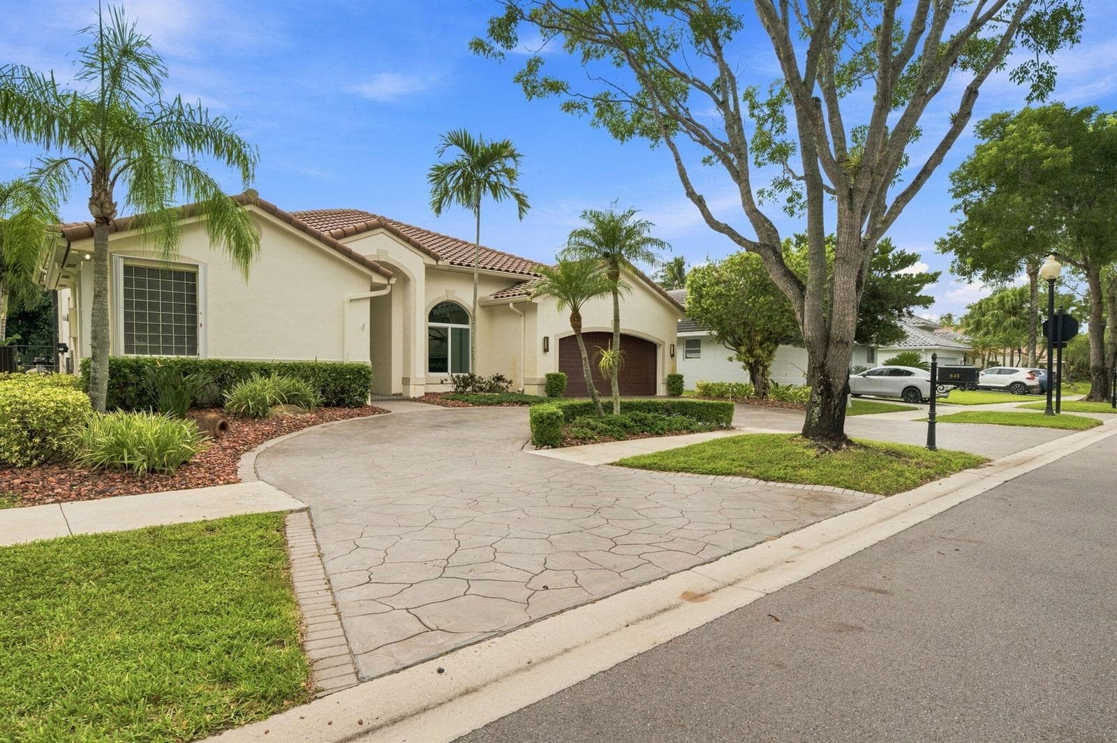 845 Bayside Lane, Weston FL 33326