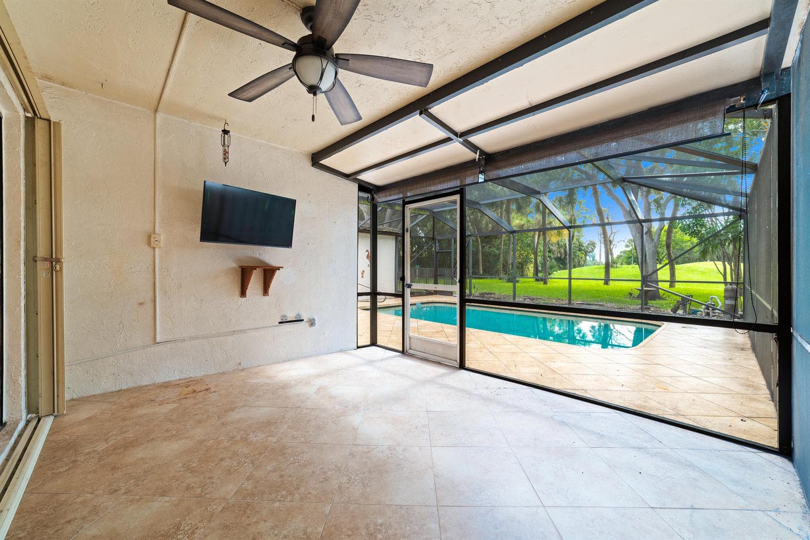 219 Wildwood Circle, Deerfield Beach FL 33442 photo 3