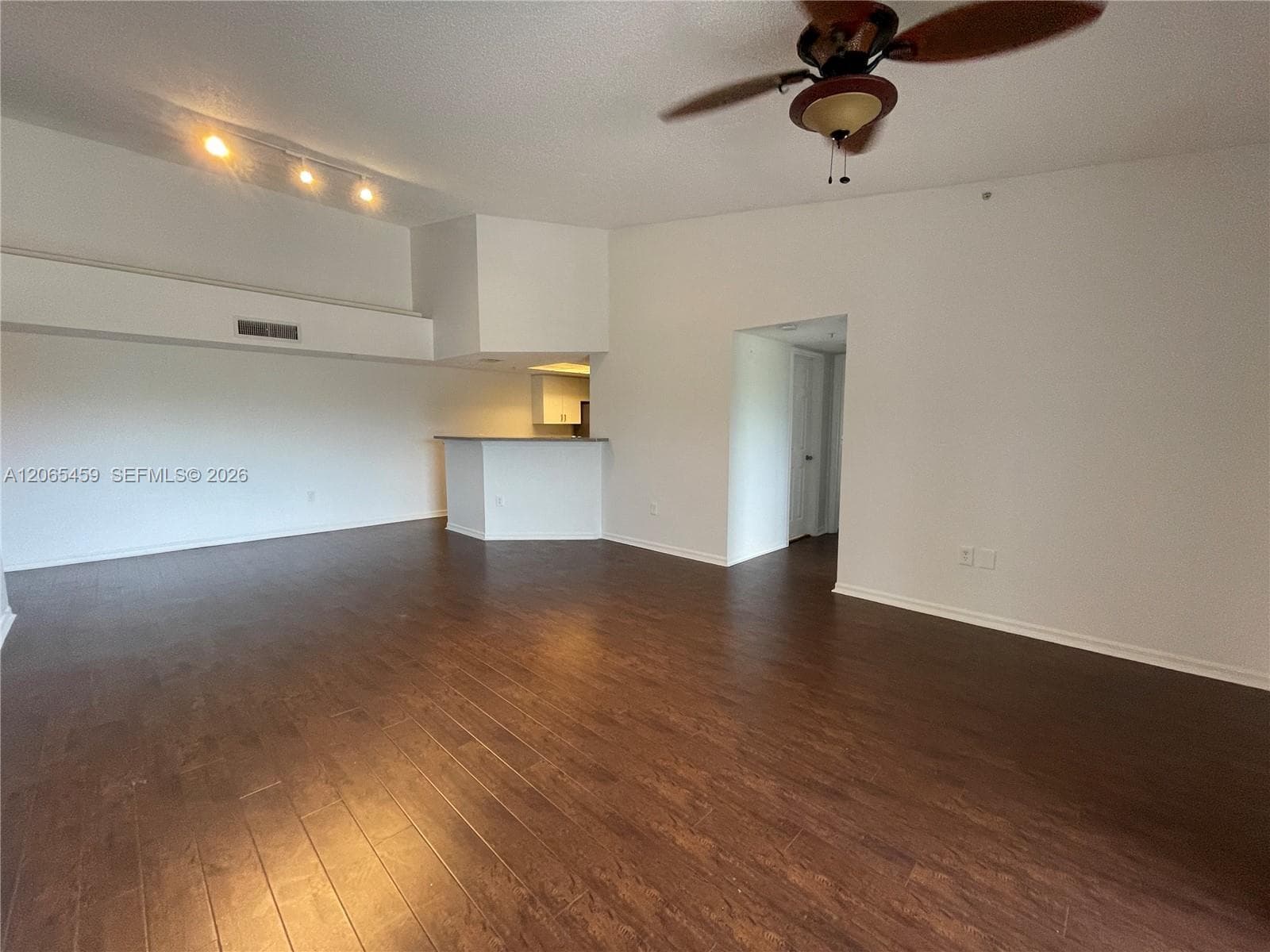 5025 Wiles Rd # 303, Coconut Creek FL 33073 photo 4