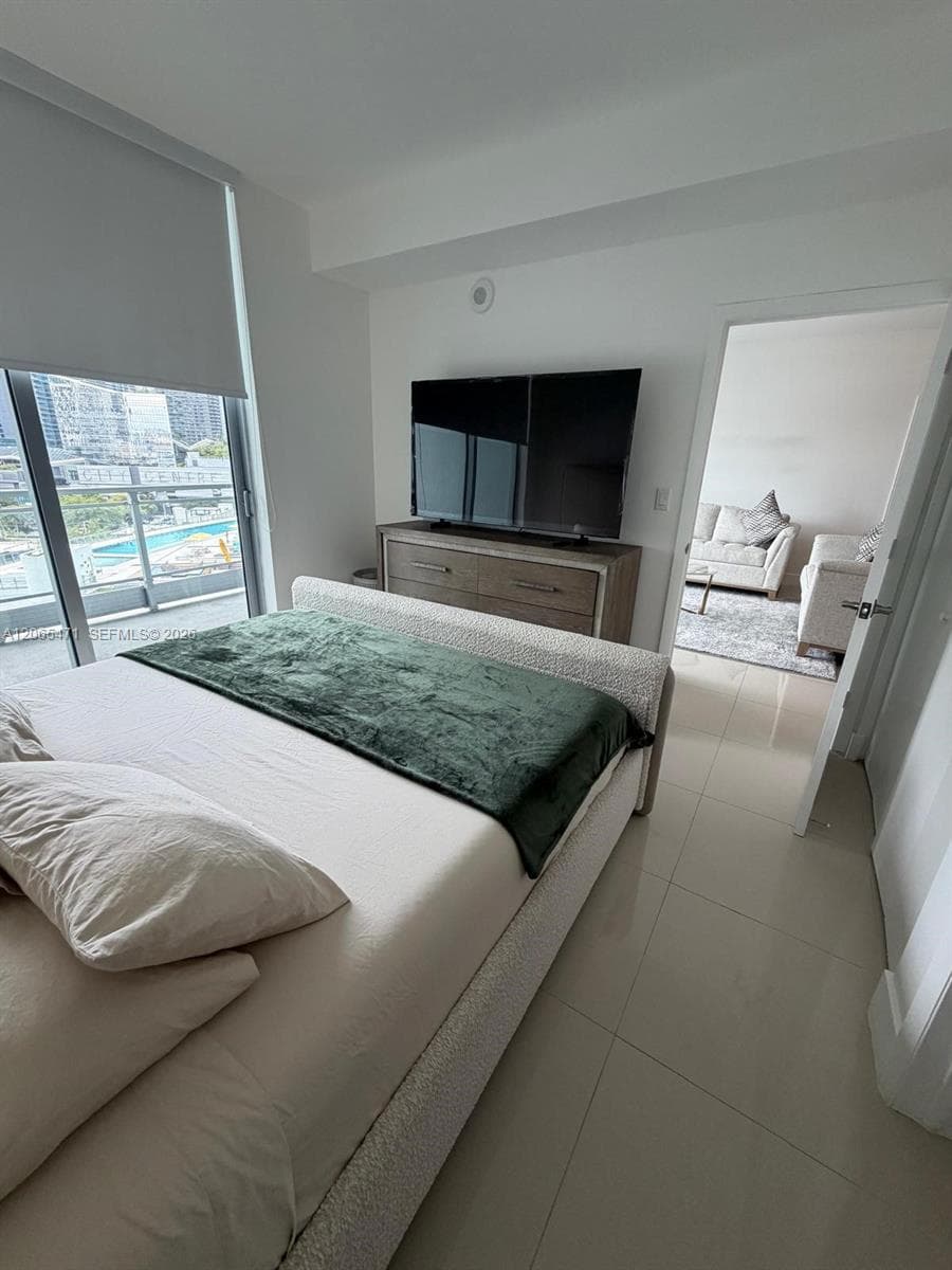 90 SW 3rd St # 1416, Miami FL 33130 photo 5