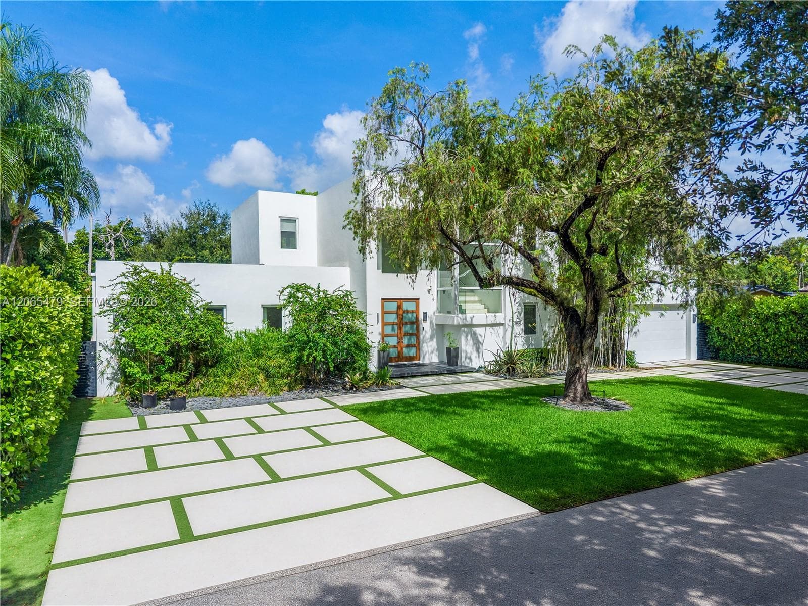 7930 SW 52nd Ct, Miami FL 33143