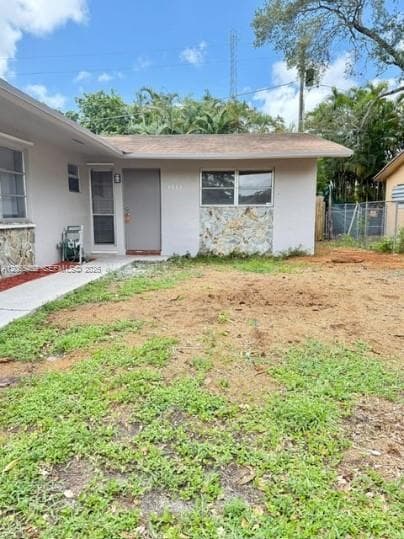 3931 SW 51st St # 3933, Dania Beach FL 33312