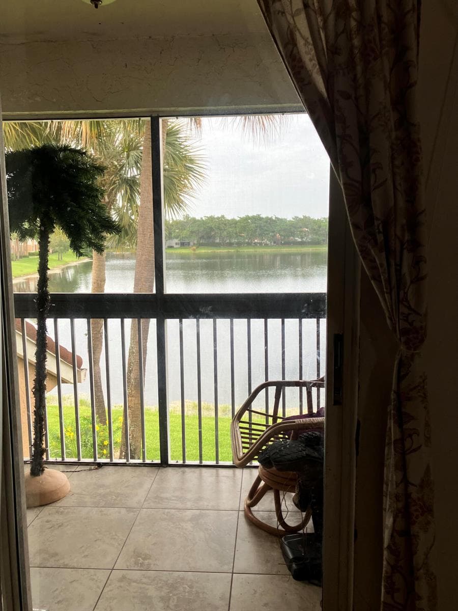 712 NW 92nd Avenue, Plantation FL 33324