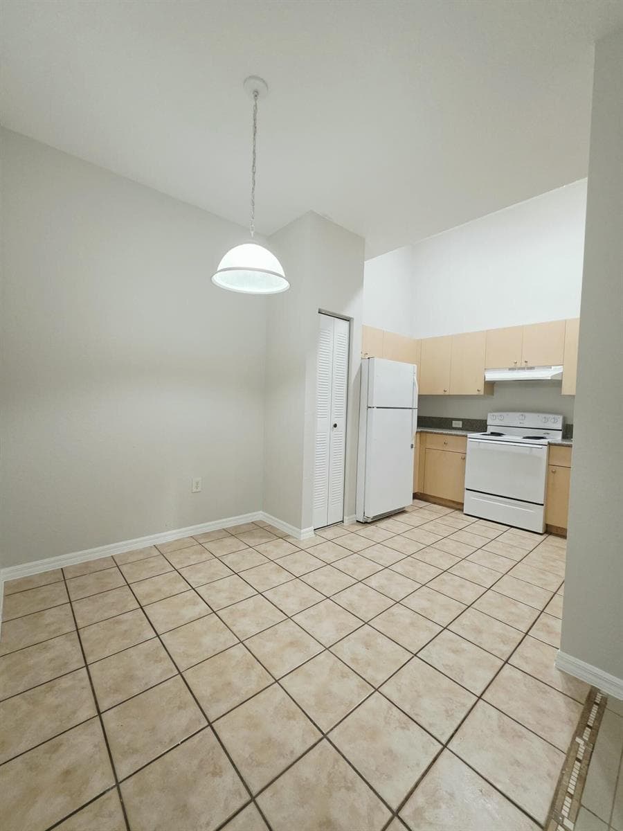 260 Crestwood Circle # 102, Royal Palm Beach FL 33411 photo 5