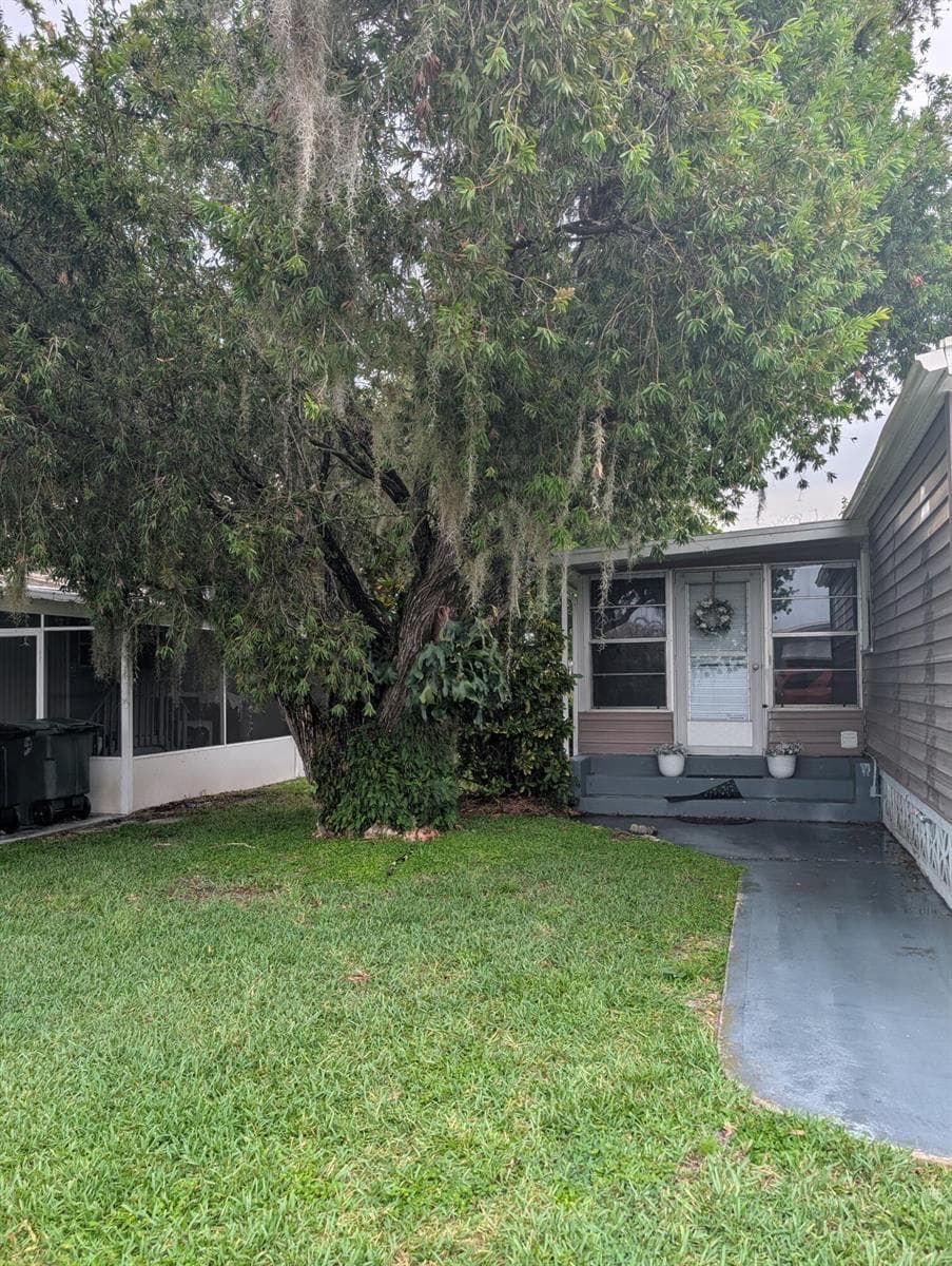 32 Manor Drive, Fort Pierce FL 34982 photo 3
