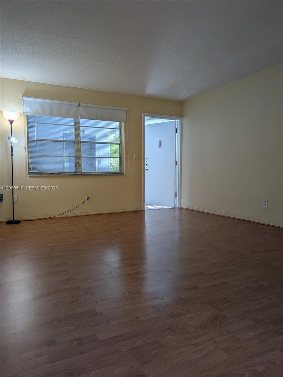 900 Tallwood Ave # 305, Hollywood FL 33021 photo 4