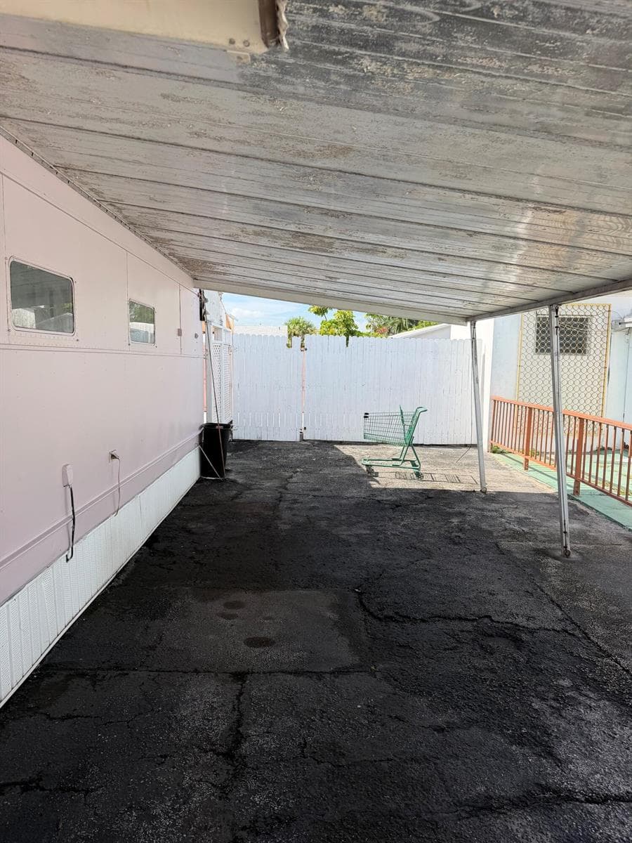 821 SW 1ST Court, Hallandale Beach FL 33009 photo 2