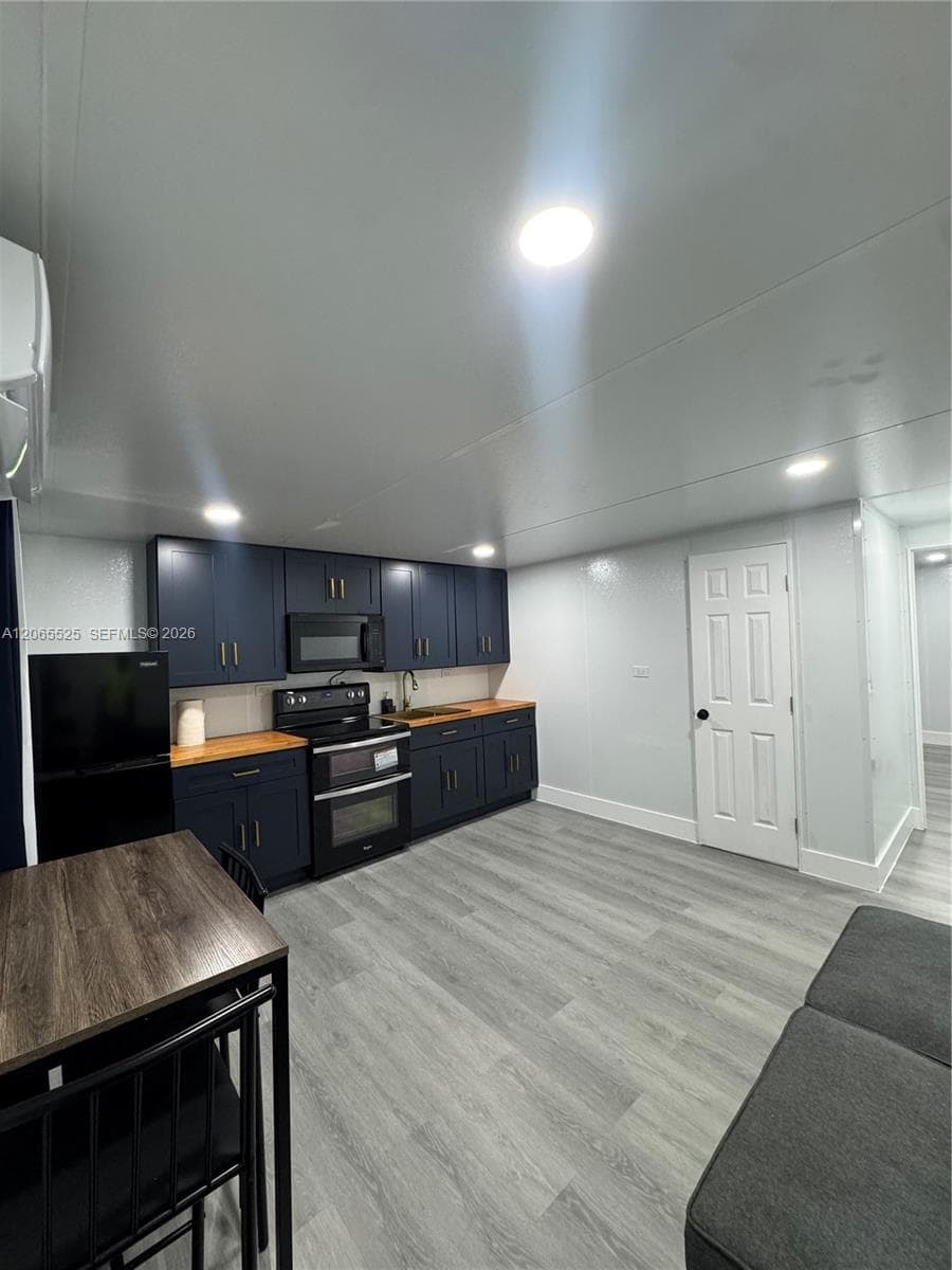 2461 NW 14th St # 2, Fort Lauderdale FL 33311 photo 3