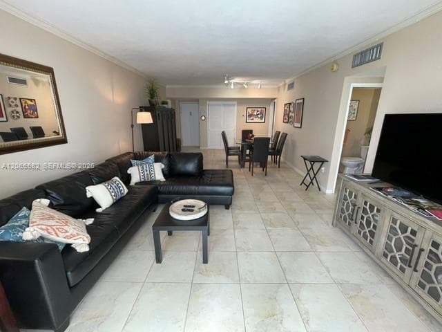 5001 Collins Ave # 9E, Miami Beach FL 33140 photo 3