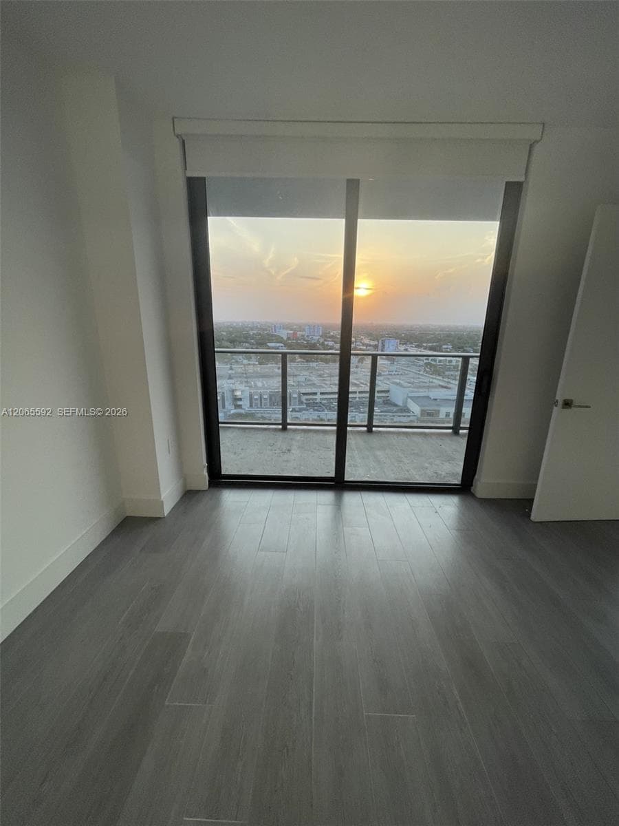 121 NE 34th St # 1810, Miami, FL 33137 photo 4