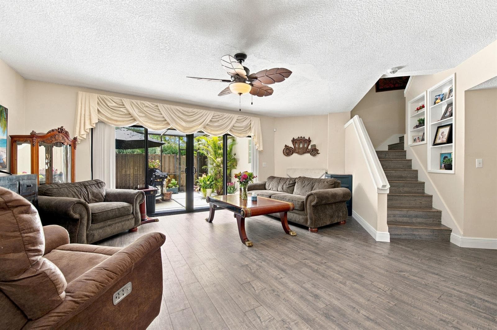 126 WEYBRIDGE Circle # B, Royal Palm Beach FL 33411 photo 2