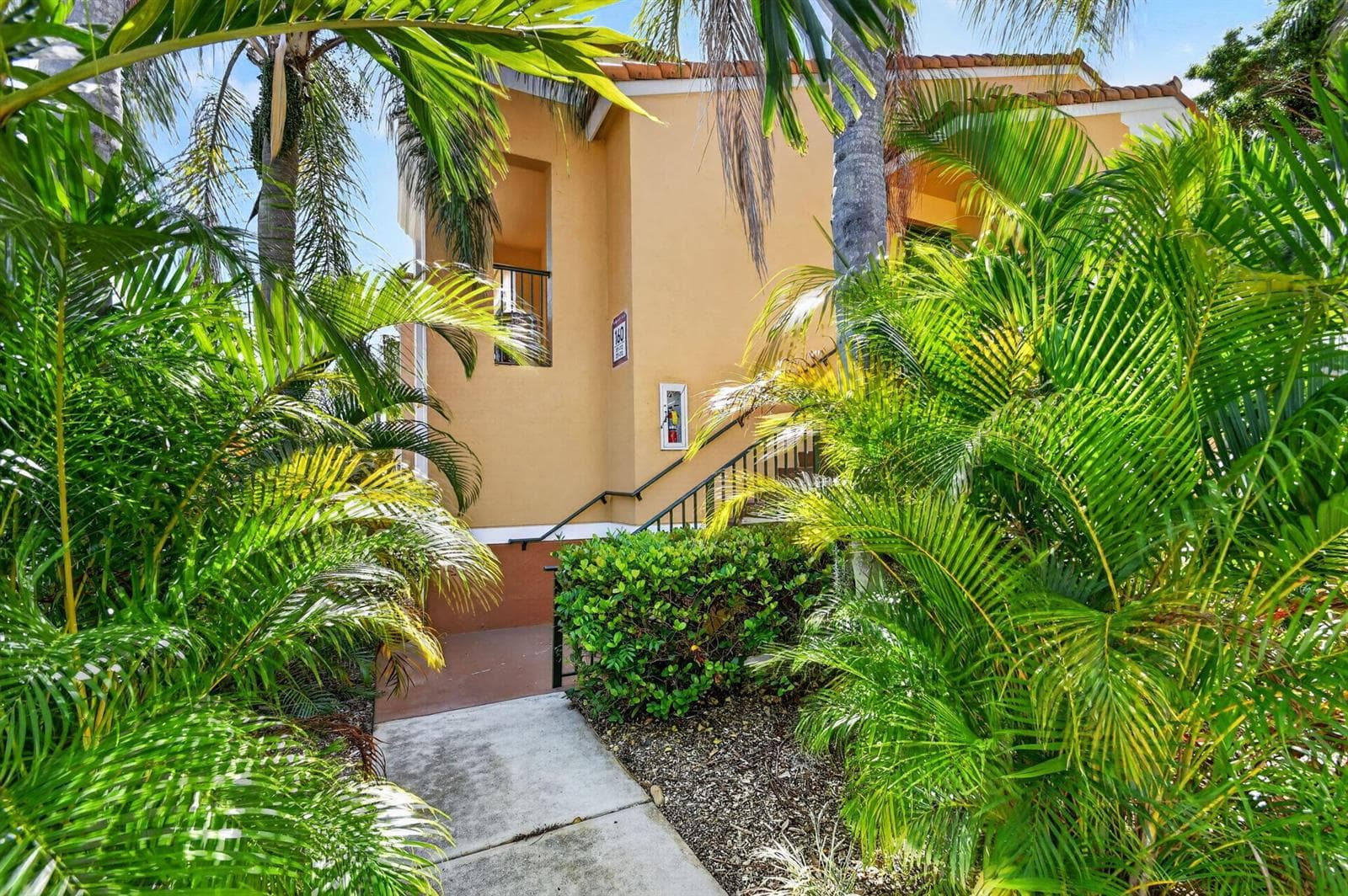 160 YACHT CLUB Way # 211, Hypoluxo FL 33462 photo 2