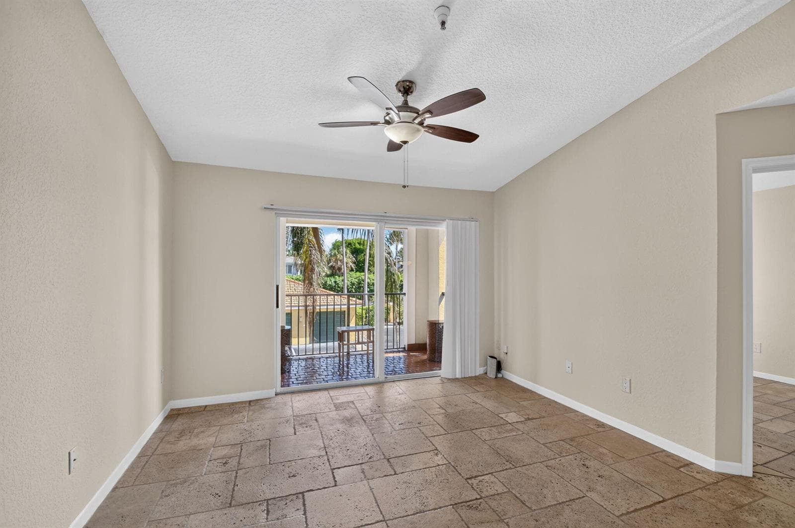 160 YACHT CLUB Way # 211, Hypoluxo FL 33462 photo 5