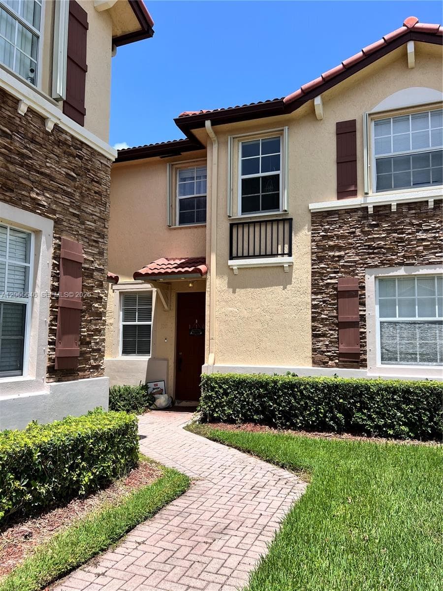 1720 NE 33rd Ave # 5, Homestead FL 33033 photo 2