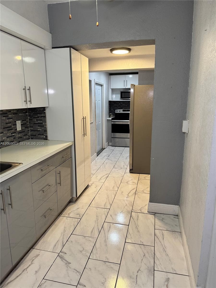 350 NW 58th Ave, Miami FL 33126 photo 4